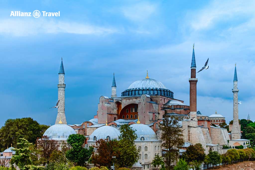 เที่ยวตุรกี ฮาเกียโซเฟีย (Hagia Sophia) หรืออายาโซฟยา (Ayasofya) เมืองอิสตันบูล
