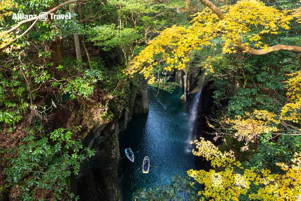 เที่ยวญี่ปุ่น ชมใบไม้เปลี่ยนสี หุบเขาทะคะจิโฮะ (Takachiho Gorge)