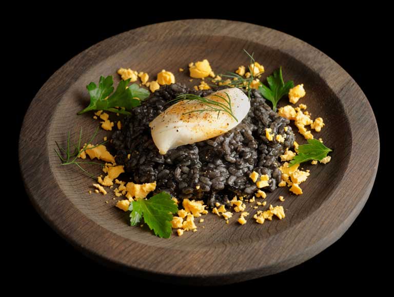 อาหารยุโรป : ข้าวคลุกหมึกดำ (BLACK RISOTTO) ประเทศโครเอเชีย