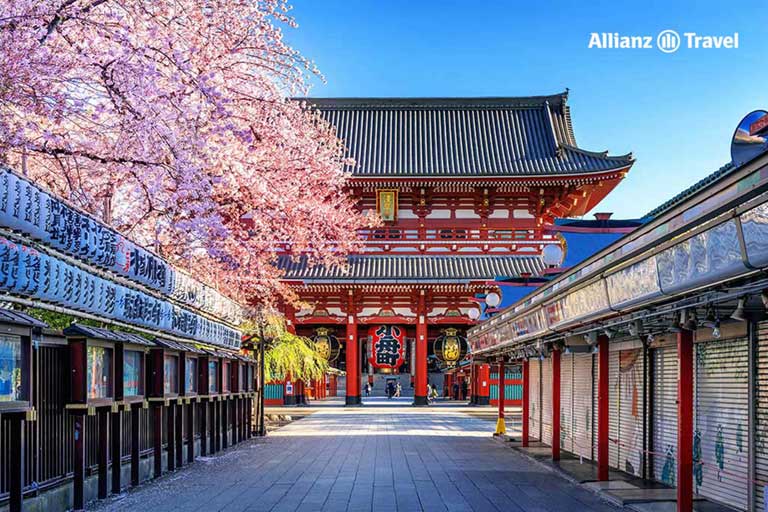 เที่ยวญี่ปุ่น เดือนพฤษภาคม - Asakusa Shrine, Japan