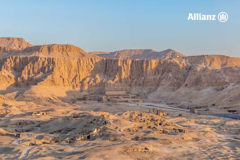 หุบผาราชินี (Valley of the Queens)